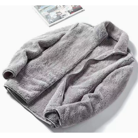 Calda giacca donna in pile teddy per autunno/inverno, comoda e alla moda, con pratica zip frontale.