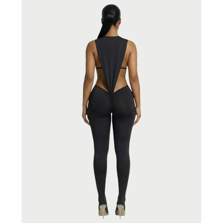 Set elegante donna: Body aderente con cut-out e leggings vita alta arricciati, perfetto per outfit da sera.
