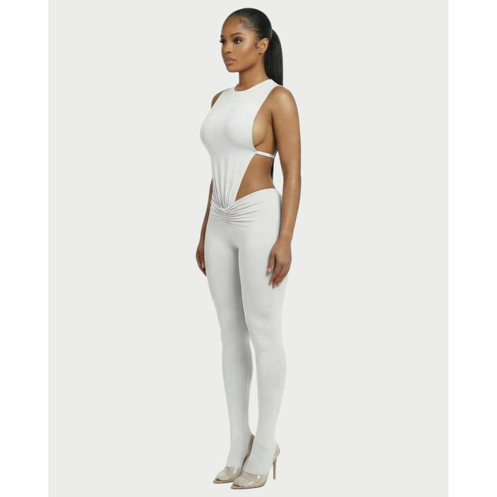 Completo da sera donna: Body scultoreo aderente e leggings arricciati a vita alta, per un look sensuale.