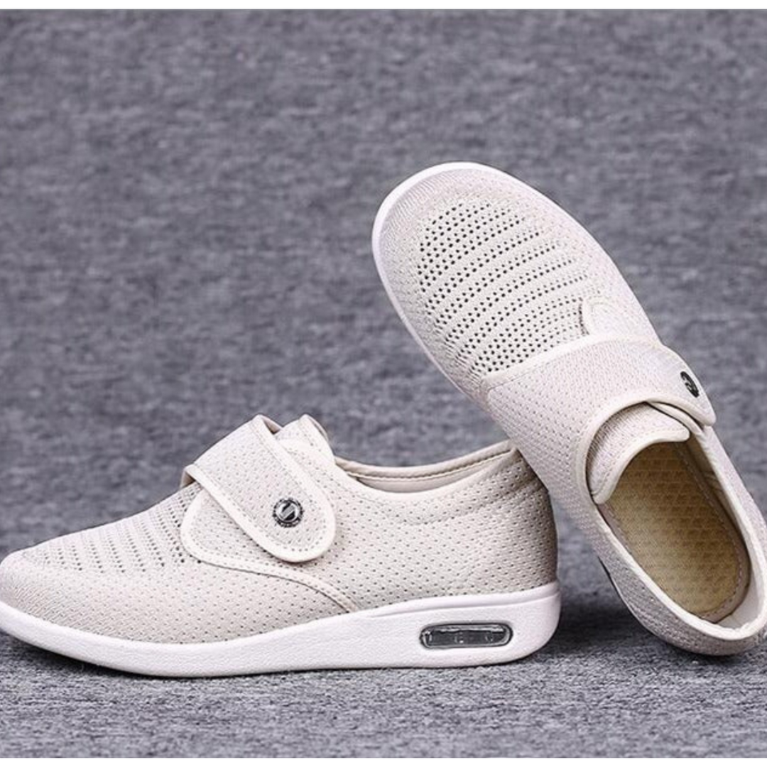 Scarpe da camminata donna comode, con chiusura a strappo larga per comfort quotidiano e vestibilità facile.
