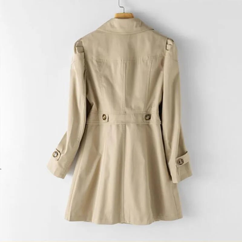 Elegante trench donna classico da outerwear, ideale per primavera. Cappotto idrorepellente formale/casual con revers.