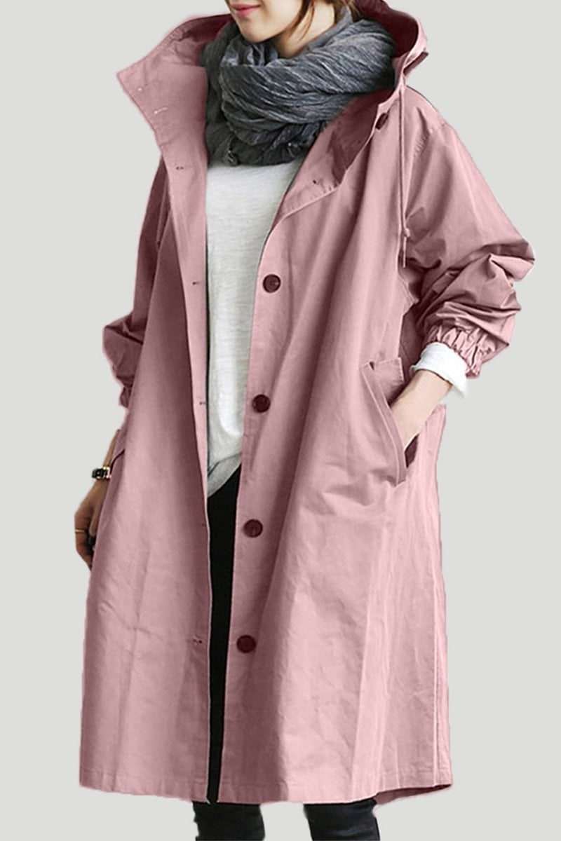 Trench coat donna, stile classico impermeabile, con cappuccio per protezione e versatilità.