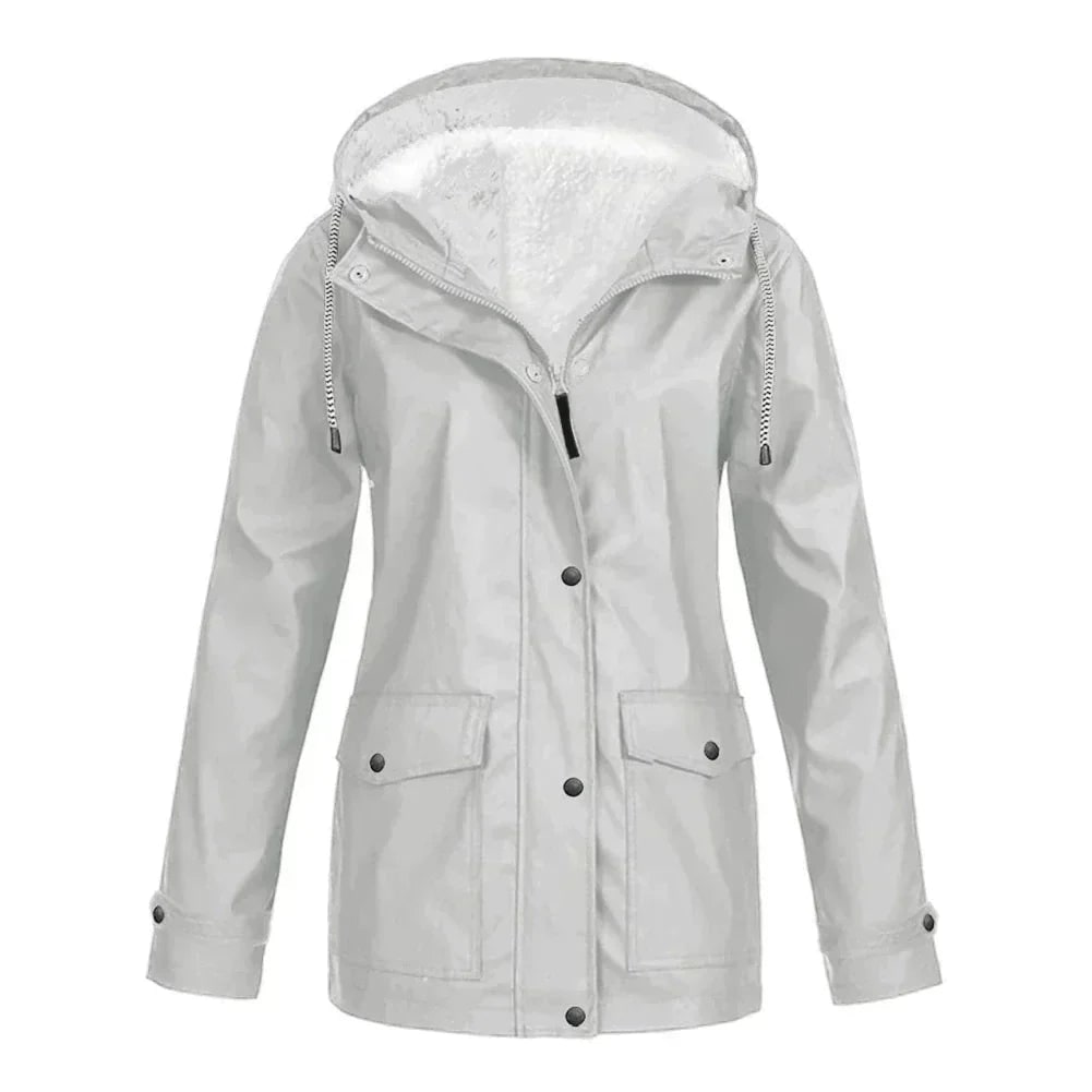 Giacca invernale donna, impermeabile con cappuccio e fodera in pile. Essenziale per la protezione pioggia e il calore all'aperto.
