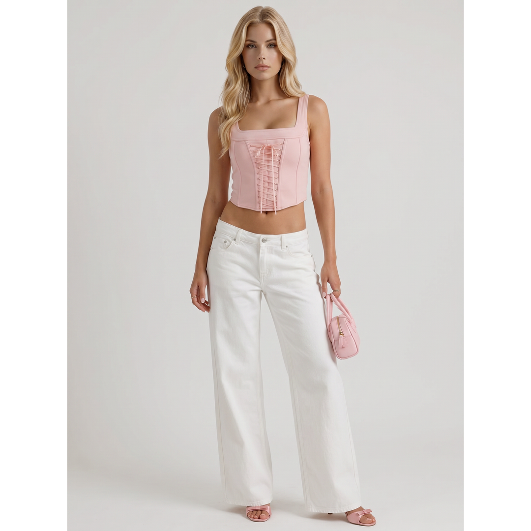Jeans donna gamba larga vita media bianchi con raffinato ricamo fiore, perfetti per un look casual-chic quotidiano.