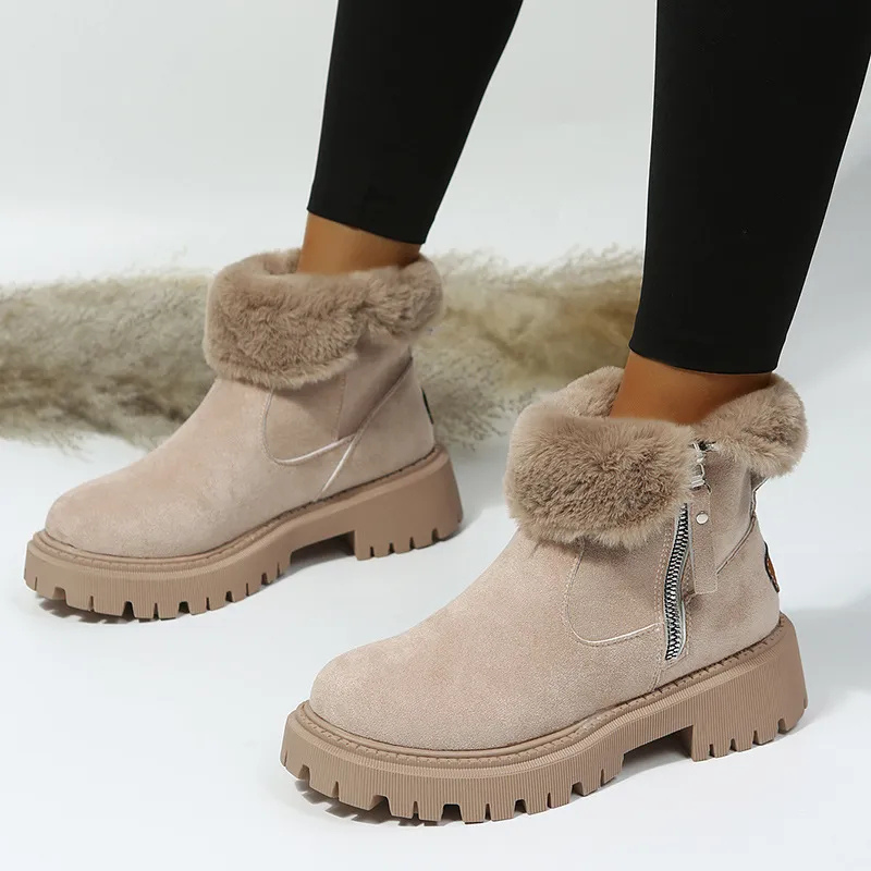 Stivali invernali donna alla caviglia con collo soffice, caldi e comodi, ideali per affrontare il freddo con stile.