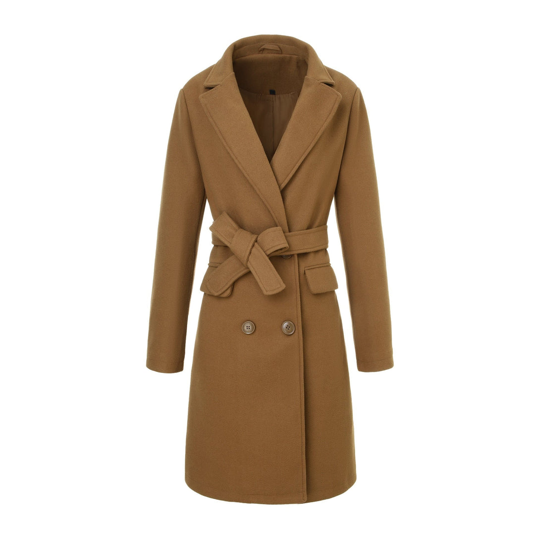 Cappotto invernale donna nero avvolgente con cintura e revers a lancia. Elegante outwear di media lunghezza.