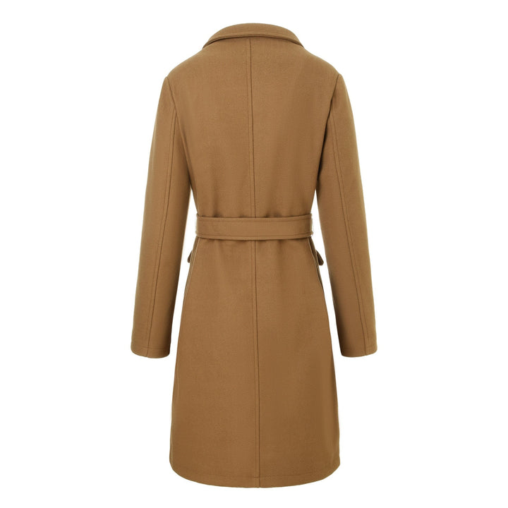 Elegante cappotto invernale donna avvolgente con cintura e revers a lancia. Ideale per outwear alla moda.