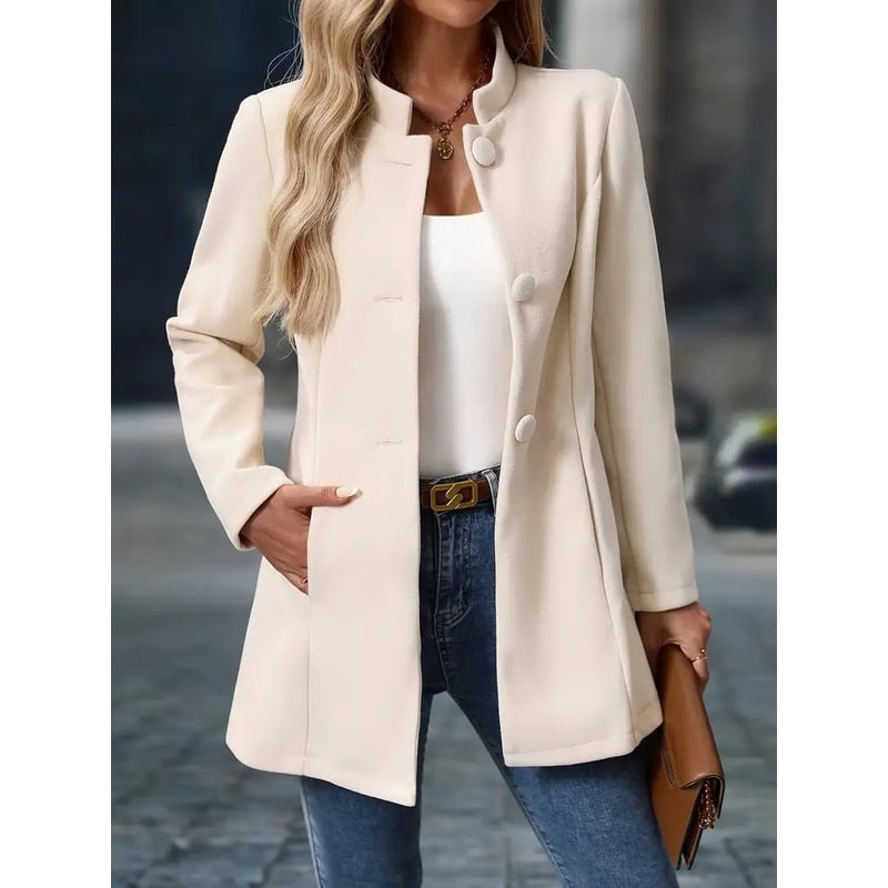 Cappotto lungo donna elegante, taglio sartoriale, collo alto. Perfetto per l'inverno.