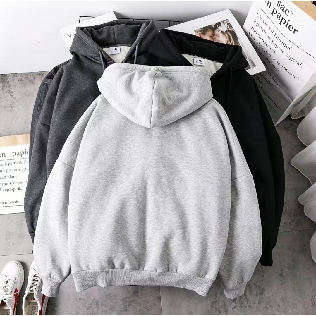 Felpa calda donna con cappuccio e cerniera, must-have per autunno e inverno. Comfort e stile casual.