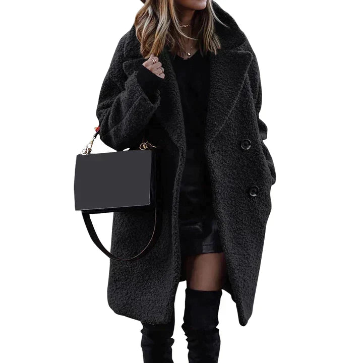 Giacca invernale da donna, stile casual e chic, capo spalla di media lunghezza per la moda donna.
