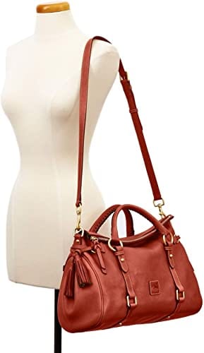 Borsa a mano capiente per donna, nera, perfetta per il quotidiano; accessorio moda versatile ed elegante.